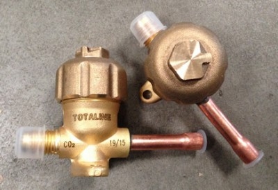 ventil servisní  pro chladiva  vč, CO2 (R744)Totaline 1/4"x7/16"